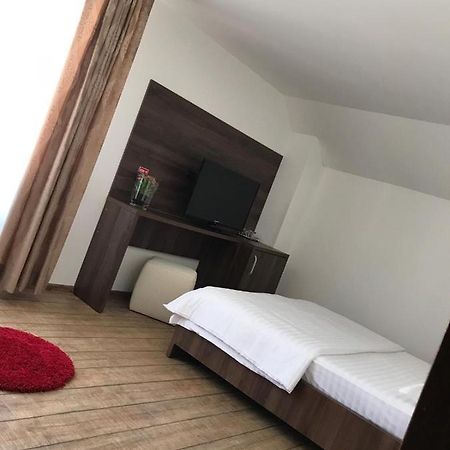 Pensiunea Montana Borsa Mm Băile Borşa Buitenkant foto